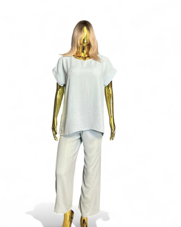 Lichtblauwe dames tweedelige set – comfortabele lounge outfit met top en broek van GlowThuis